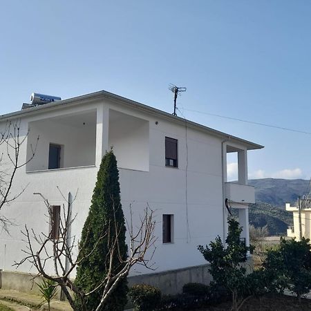 Villa Besart Берат Екстериор снимка